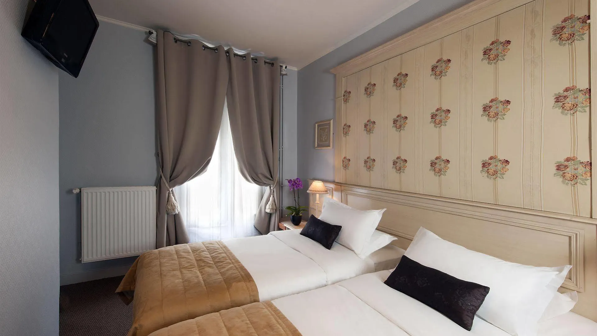 ***  Hotel De Bellevue Paris Gare Du Nord Francia
